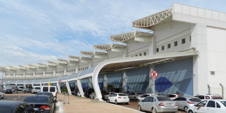 Entrada do Aeroporto Santa Genoveva