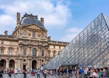 Em casa no sofá? Conheça passeios virtuais por museus do mundo