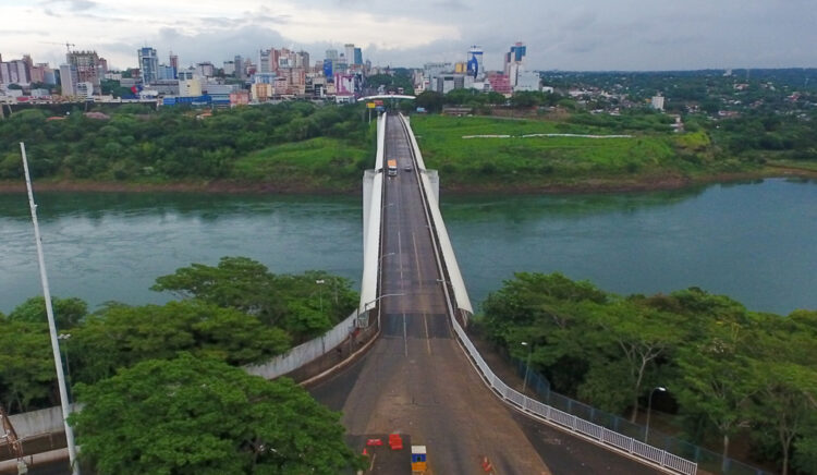 Bloqueio ao Paraguai só acaba dia 29, mas fronteira já está aberta a turistas