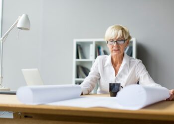 MT: Projeto prevê que ao contratar idosos, empresas possam receber incentivos fiscais
