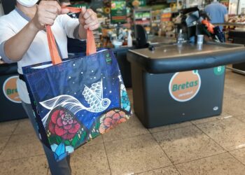 Com cuidados pela pandemia, aumenta venda de ecobags em supermercado