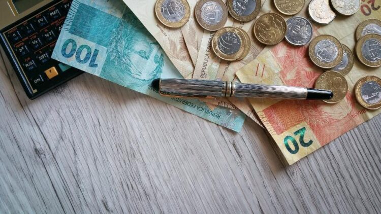 Cai número de endividados em Campo Grande