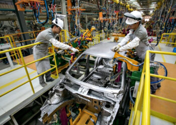 68% das indústrias relatam dificuldade para obter matéria prima, diz CNI