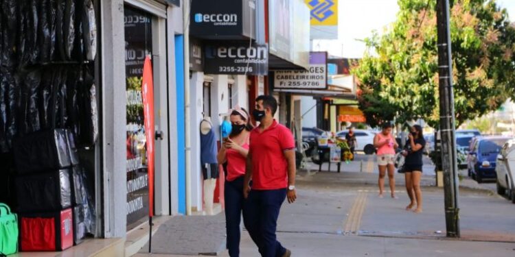 Comércio abrirá no feriado; Sindilojas-GO emite certificado a empresas que irão funcionar