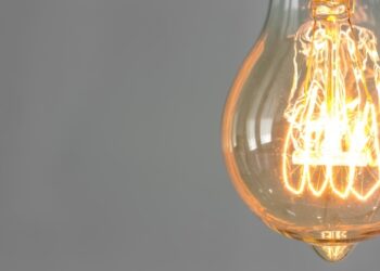 Pandemia: brasilienses deixaram de pagar R$ 180 milhões em contas de luz