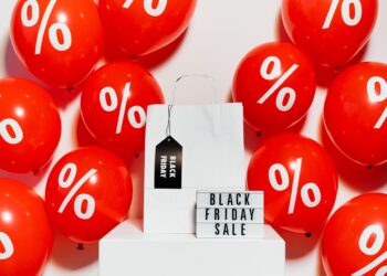 Advogado orienta sobre direitos dos consumidores durante a Black Friday