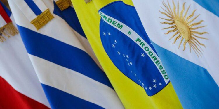 Indústrias do Mercosul e da UE pedem urgência para acordo comercial