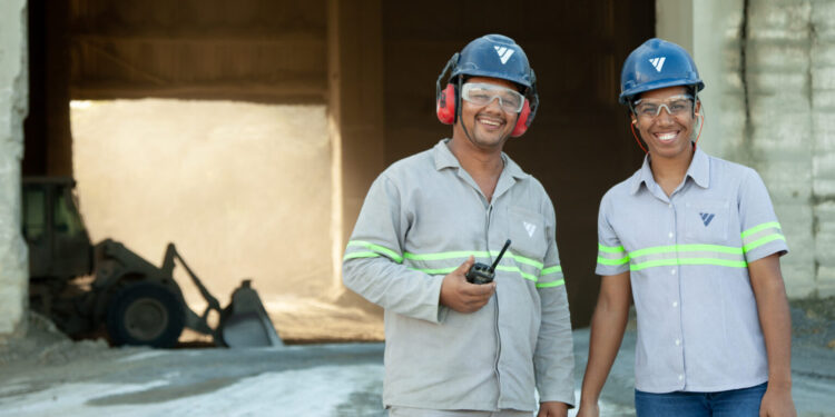 Votorantim Cimentos seleciona profissionais para programa de liderança em MT, TO e DF