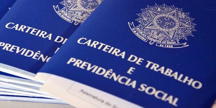 Novembro começa com mais de mil vagas de empregos no DF