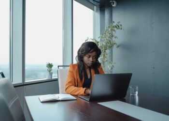 Número de investidores de MS na bolsa de valores dobra em um ano