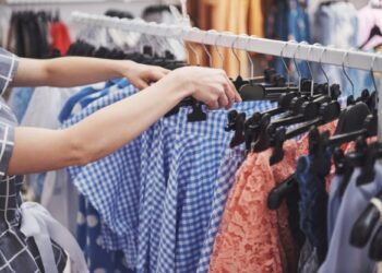 Comércio encerra 2020 com confiança em queda, diz CNC