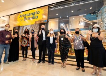 Pátio Brasil oferece espaço de vendas gratuito para artesãos de Brasília