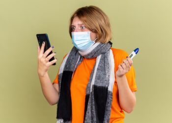 Golpistas simulam agendamento de vacina contra covid-19 e clonam dados