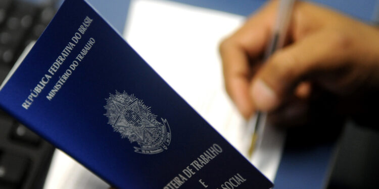 Mato Grosso do Sul está entre os 10 Estados que mais contrataram com carteira assinada em 2020