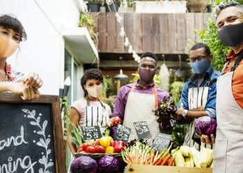 Pesquisa mostra que 76,7% dos empresários do comércio querem contratar em 2021 em Campo Grande