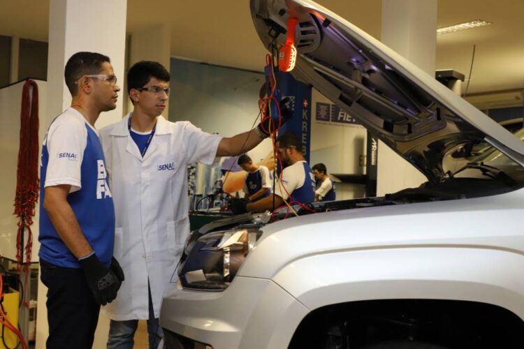 Senai no TO seleciona instrutores das áreas de Metalmecânica, TI e Automotiva