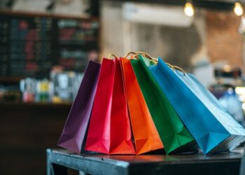 Vendas do comércio e volume de serviços no Tocantins recuam em novembro