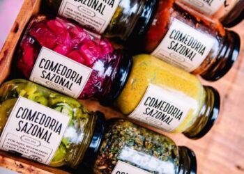Chef Roberta Azevedo lança, em Brasília, linha de produtos naturais da Comedoria Sazonal