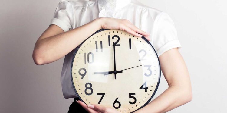 Metade das vagas formais abertas em 2020 é de trabalho sem jornada e salário fixos