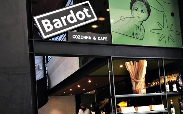 Bardot Cozinha & Café, em Brasília, aposta em pães especiais e comidas afetivas