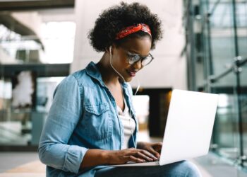 Saiba como se sair bem em entrevistas virtuais