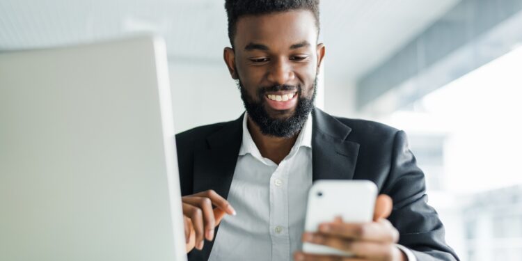 Tempo médio para abrir empresas foi reduzido no Brasil