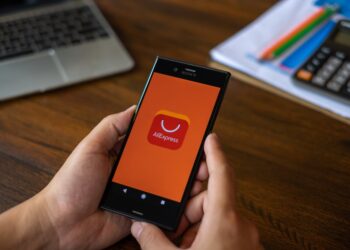 AliExpress e Nuvemshop fecham parceria que facilitará criação de e-commerce no Brasil