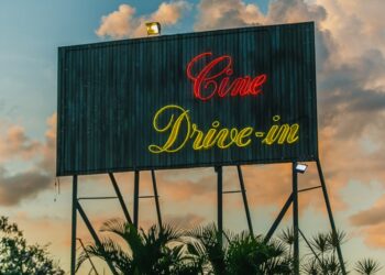 Cine Drive-in Bsb recebe prêmio de melhor do País