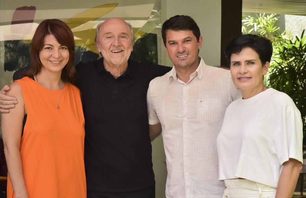 Famoso pelas criações para televisão, Hans Donner escolhe Goiânia