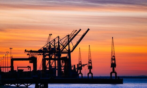 Mulheres superam desafios e se destacam nos portos brasileiros