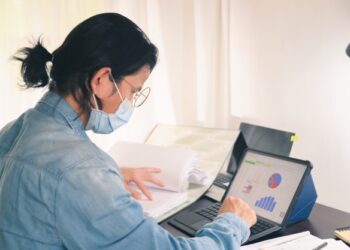 Nova onda de Covid-19 interrompe retomada de pequenas empresas