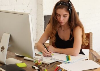 Projeto oferece curso gratuito para jovens que buscam emprego