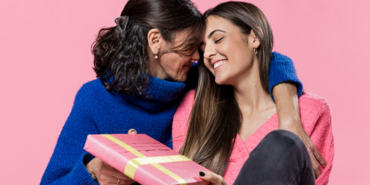 Dois terços dos consumidores pretendem presentear no Dia das Mães