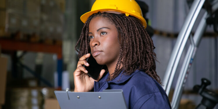 Hora de propor a reindustrialização