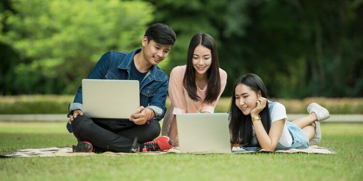 Para evitar o colapso, é necessário preparar os jovens