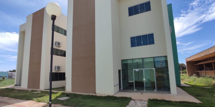 UFT inaugura Complexo de Pesquisa e Pós-graduação