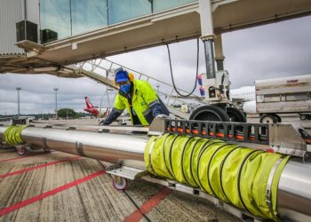 Aeroporto de Brasília e ENGIE instalam solução para fornecer energia renovável a aviões
