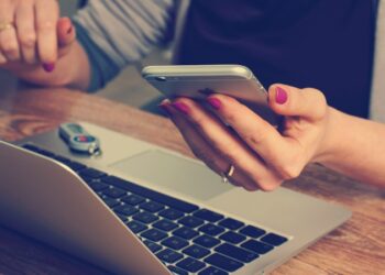 Brasileiro passa a comprar mais itens usados online; celulares lideram