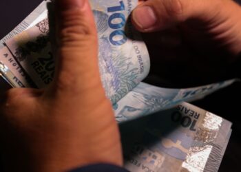 Brasileiros já pagaram mais de R$ 1 trilhão em impostos este ano