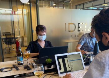 Espaços colaborativos se tornam opção para a rotina do trabalho home office