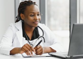 Hapvida abre vagas para médicos na área de telemedicina