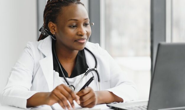 Hapvida abre vagas para médicos na área de telemedicina