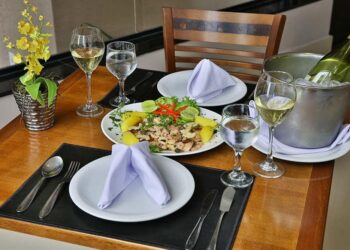 Hotéis de Cuiabá oferecem almoço especial para o Dia das Mães