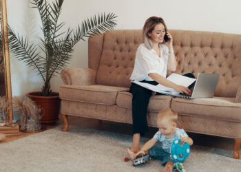 Executivas refletem sobre maternidade e encorajam mulheres a lutarem por suas carreiras – sem culpa