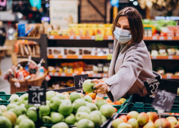 Racionalização de gastos altera jornada de compra dos brasileiros