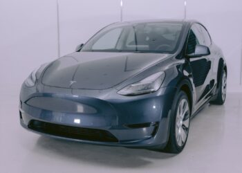 Rivenditori traz modelos da marca Tesla para a capital mato-grossense