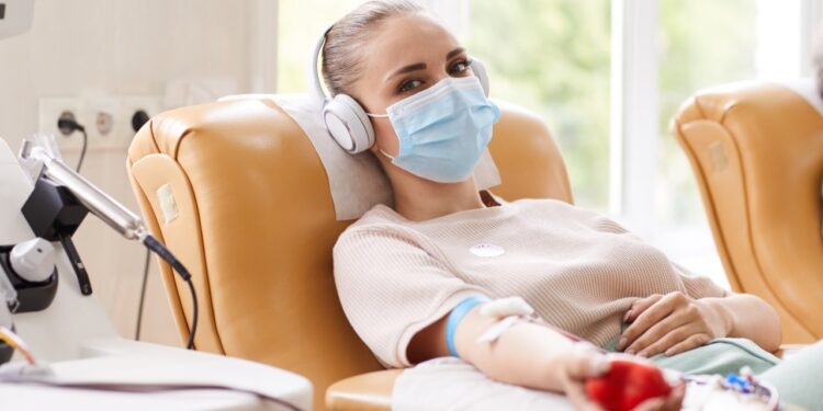 Estoques continuam em baixa e campanha reforça importância da doação de sangue