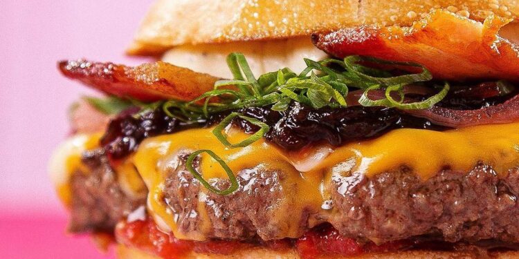 Ian Baiocchi expande o Burger for a Day e abre espaço físico em Goiânia