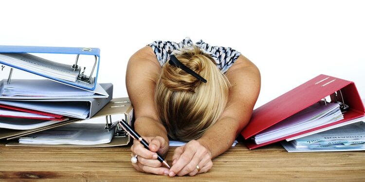 Vida pessoal x vida de empreendedor: busque o equilíbrio e evite danos por excesso de trabalho