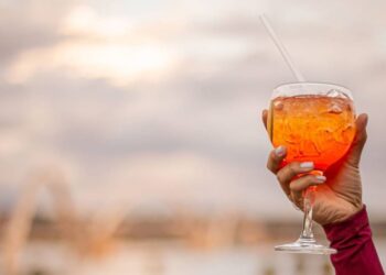 Conheça 9 endereços para curtir um happy hour ao ar livre no DF